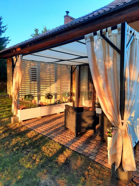 Santorini 3 x 4 m terrasspergola i krämfärgad metall Garden Point