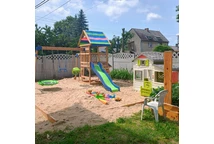 Northbrook lekplats med gungor och rutschkana