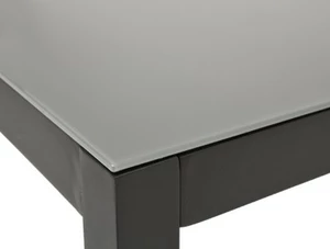 Tabell  bordsskivan är täckt av en 5 mm tjock skiv Tabell  bordsskivan är täckt av en 5 mm tjock skiv