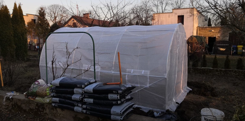Plasttält metall 2,5x4 m Garden Point vit