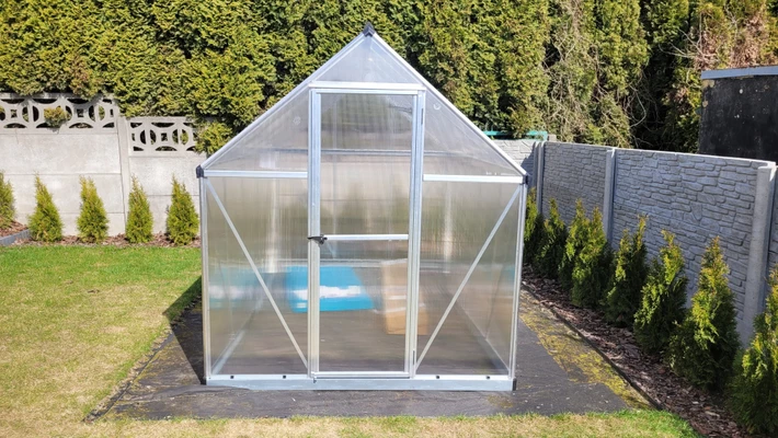 Växthus av polykarbonat Silver Mythos 1,85 x 3,1 m Palram – Canopia