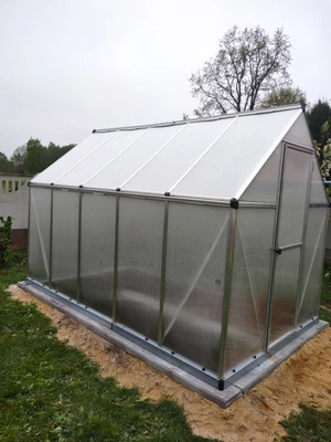 Växthus av polykarbonat Silver Mythos 1,85 x 3,1 m Palram – Canopia