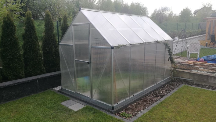 Växthus av polykarbonat Silver Mythos 1,85 x 3,1 m Palram – Canopia