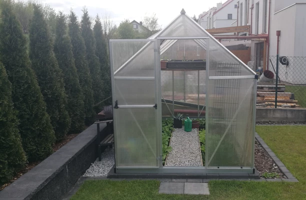 Växthus av polykarbonat Silver Mythos 1,85 x 3,1 m Palram – Canopia