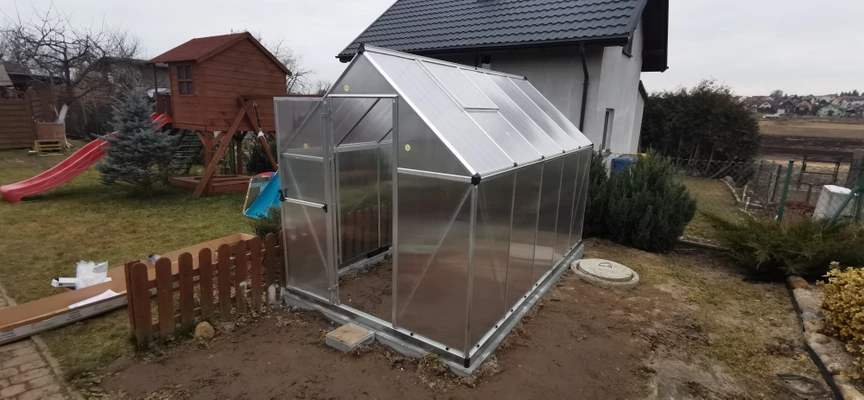 Växthus av polykarbonat Silver Mythos 1,85 x 3,1 m Palram – Canopia
