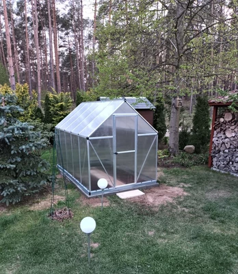 Växthus av polykarbonat Silver Mythos 1,85 x 3,1 m Palram – Canopia