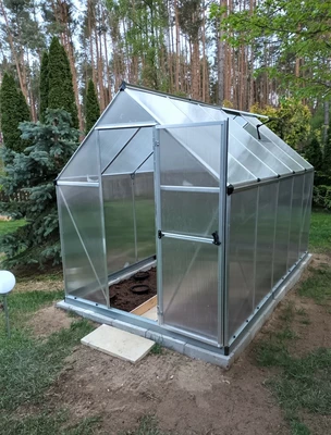 Växthus av polykarbonat Silver Mythos 1,85 x 3,1 m Palram – Canopia