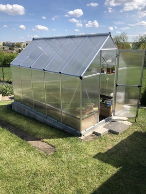 Växthus av polykarbonat Silver Mythos 1,85 x 3,1 m Palram – Canopia